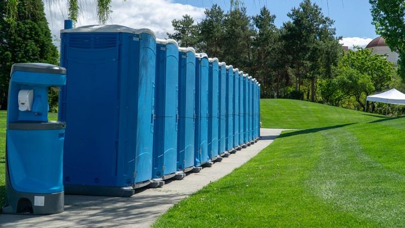 porta potty rental offers flexible delivery and pickup options to accommodate the specific needs of each customer